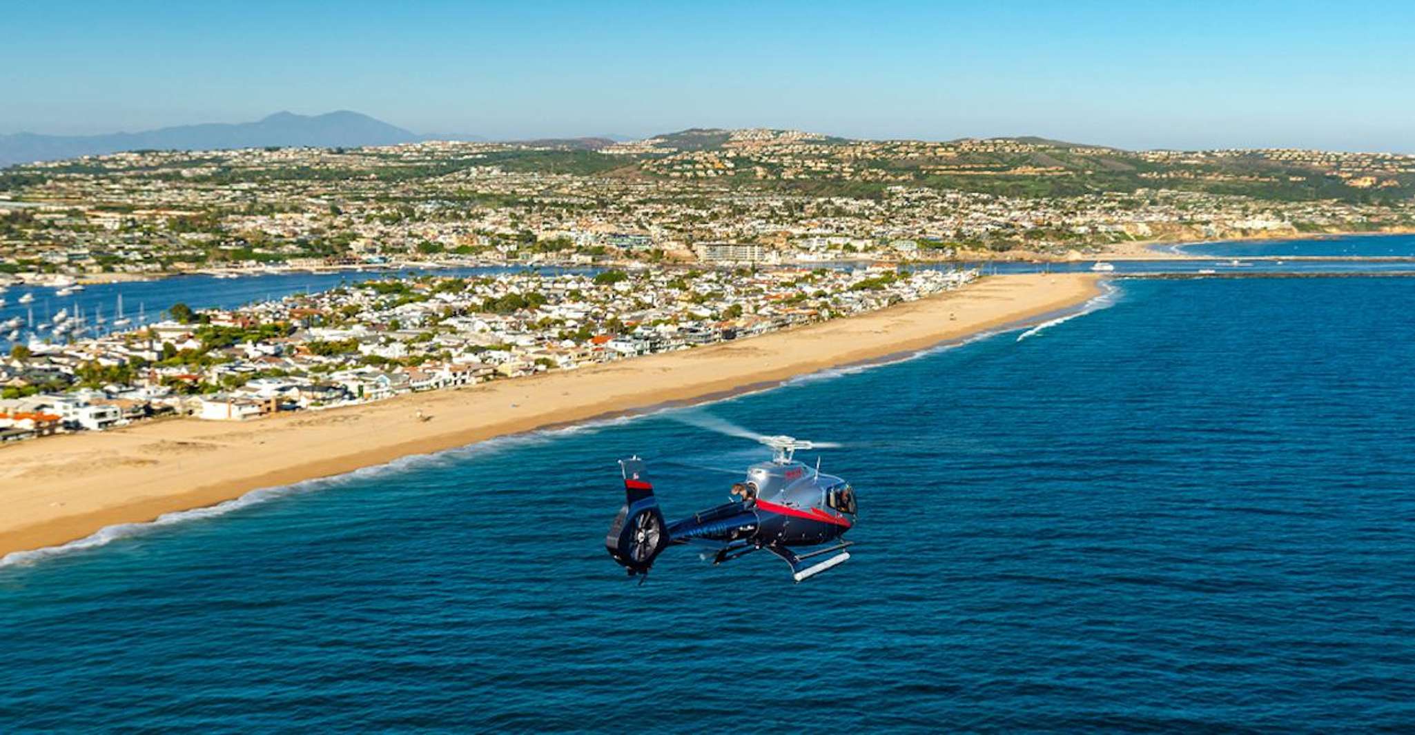 Survoler la destination à bord d'un hélicoptère