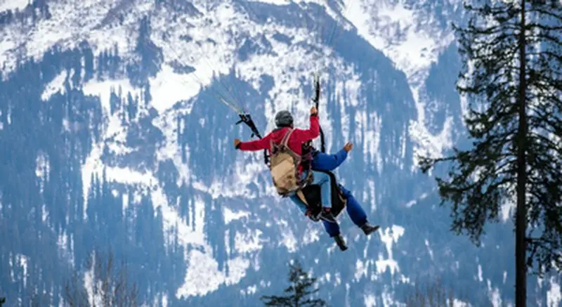 Vol en Parapente à ski aux Orres