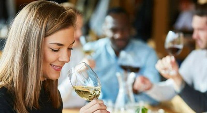 Dégustation de vin dans un domaine à Montréal de l'Aude près de Carcassonne