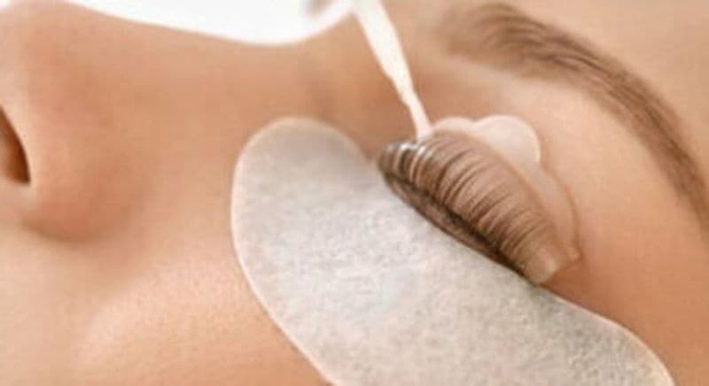 Beauté du regard dans un Spa à Plaisir