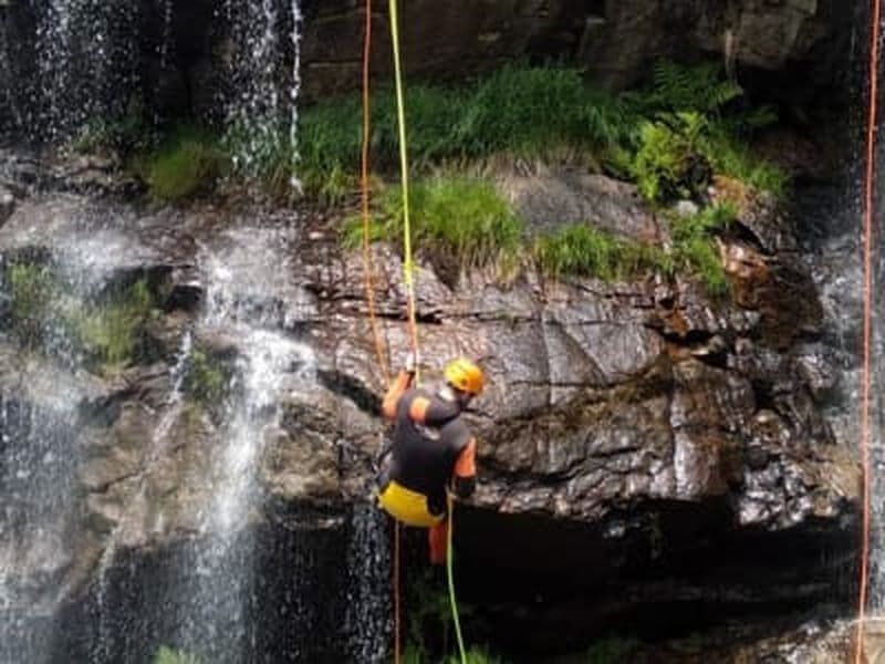 Canyoning dans les gorges du Rio Duraton près de Madrid