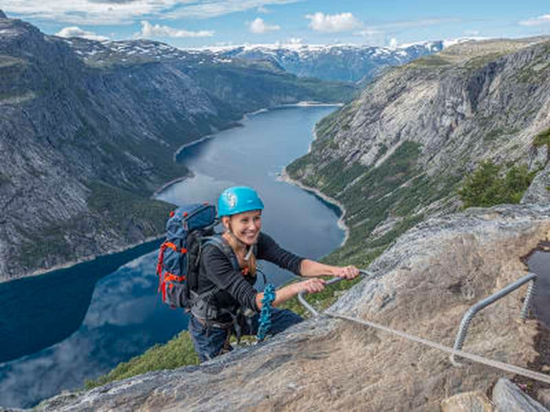 Via Ferrata et randonnée au Trolltunga depuis Tyssedal