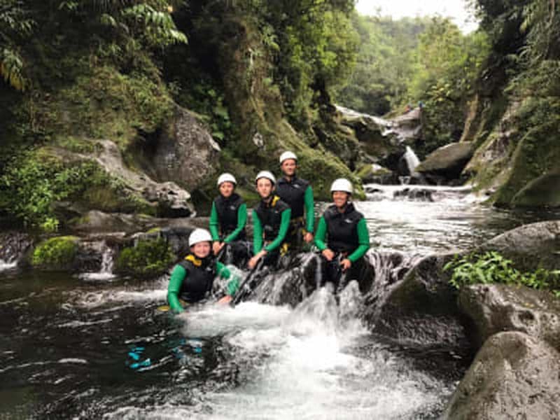 Canyoning familial dans le canyon de Langevin, La Réunion