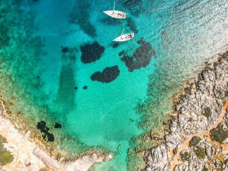 Excursion en voilier sur l'île de Dia avec snorkeling et pêche au départ d'Héraklion