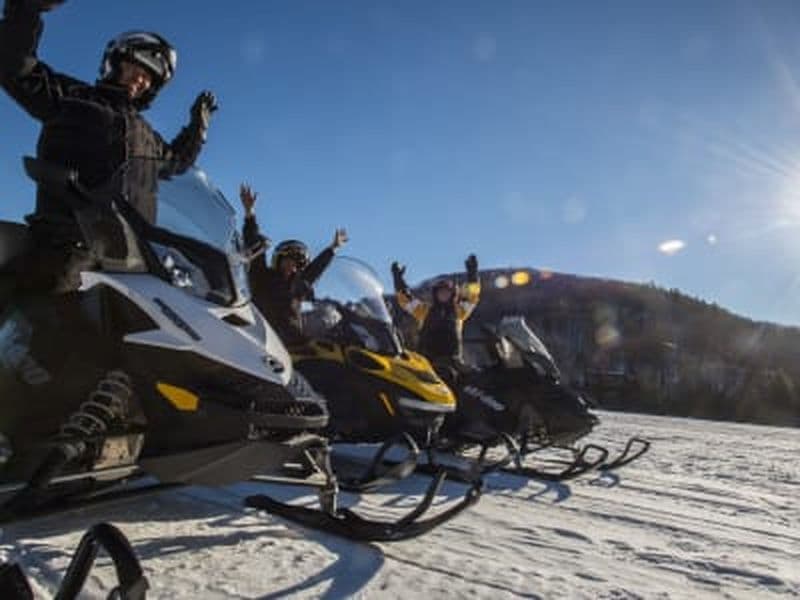 Billet Randonnée guidée en motoneige sur le lac Morency près de Montréal