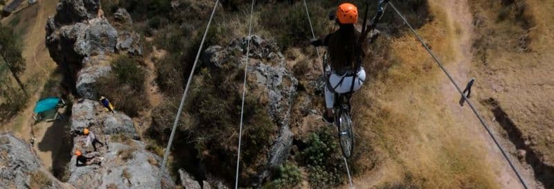 Skybike, escalade et descente en rappel à Cachimayo