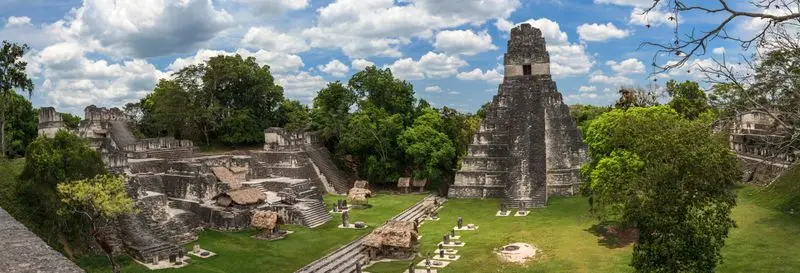 Excursion de 2 jours à Tikal et Yaxhá en avion