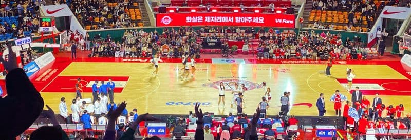 Billet pour un match de baseball ou de basket + Repas coréen