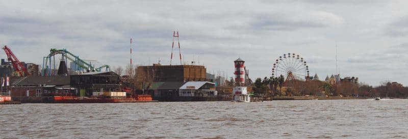 Balade en bateau à moteur dans le delta du Tigre