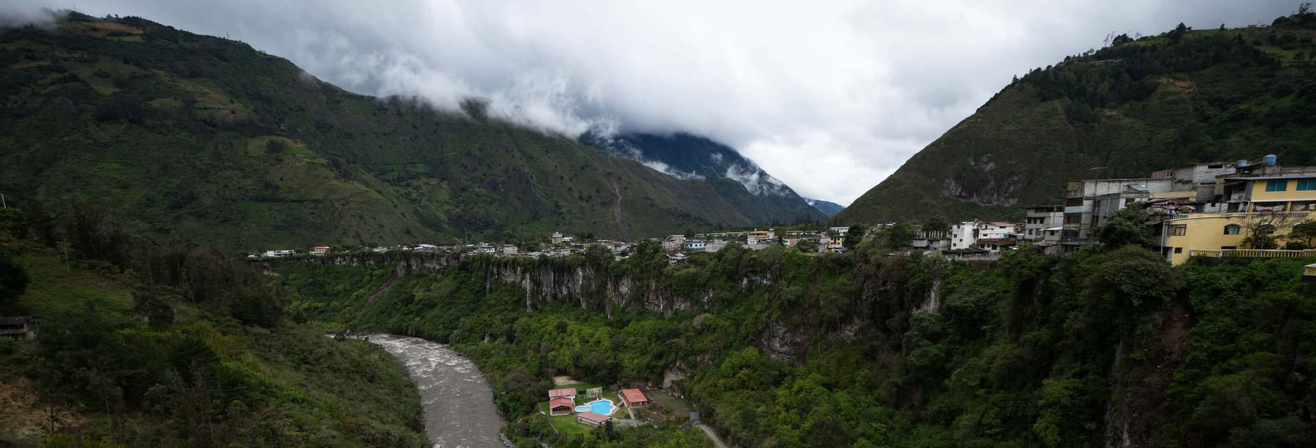 Saut à l'élastique à Baños de Agua Santa