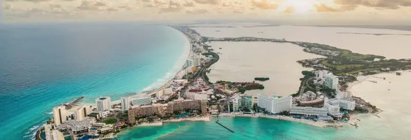 Vol en hélicoptère au-dessus de la Riviera Maya