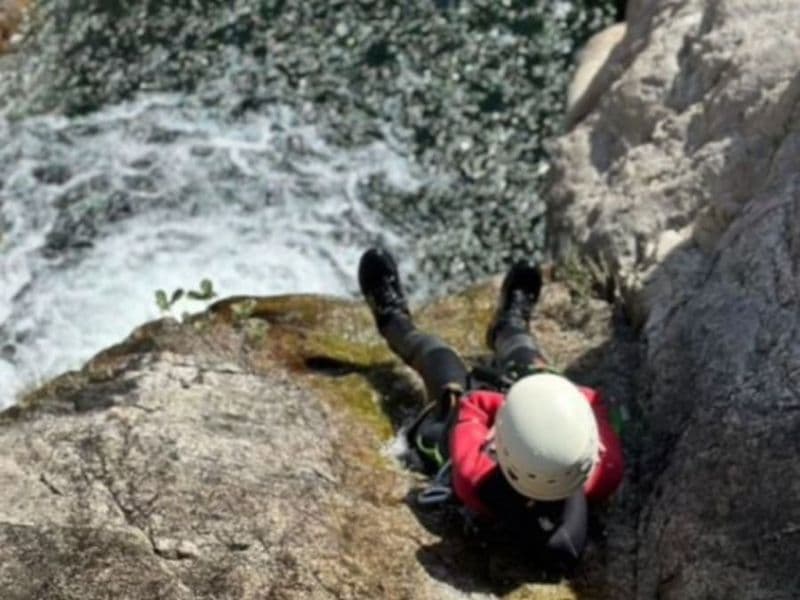 Canyoning dans le canyon de Trou Blanc, cirque de Salazie (97)