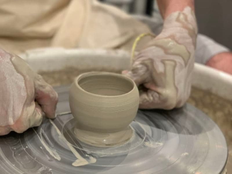 Atelier tournage en céramique à Paris 14ème