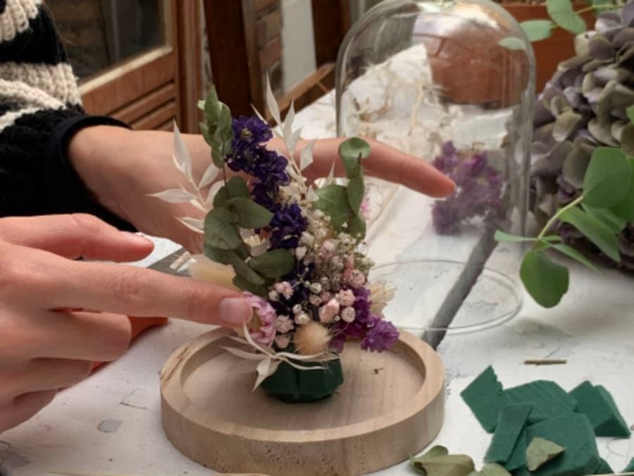 Atelier composition florale sous cloche à Meudon (92)
