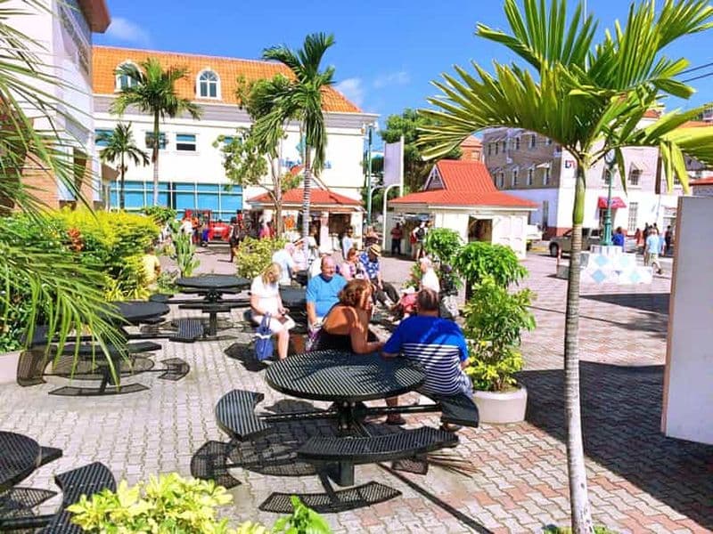 Découvrez la Grenade : votre visite touristique en taxi vous attend