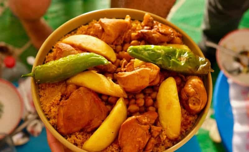 Djerba : Savourez un repas traditionnel de couscous avec une famille locale.