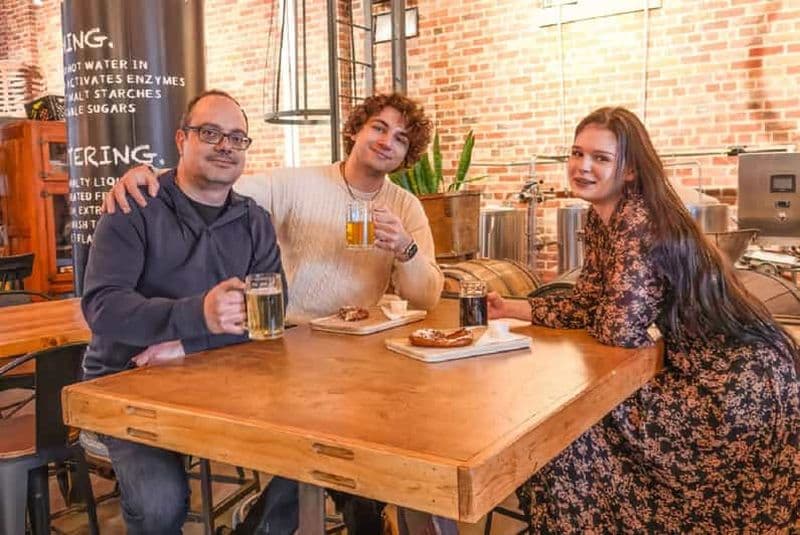 Toronto : visite guidée avec dégustation de bières et de fromages dans le quartier Distillery District
