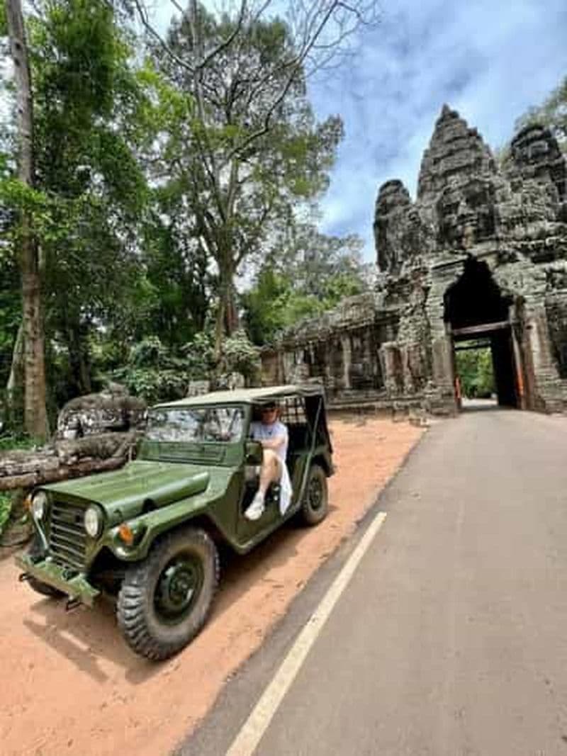 Billet Siem Reap : aventure dans les temples d'Angkor en Jeep militaire