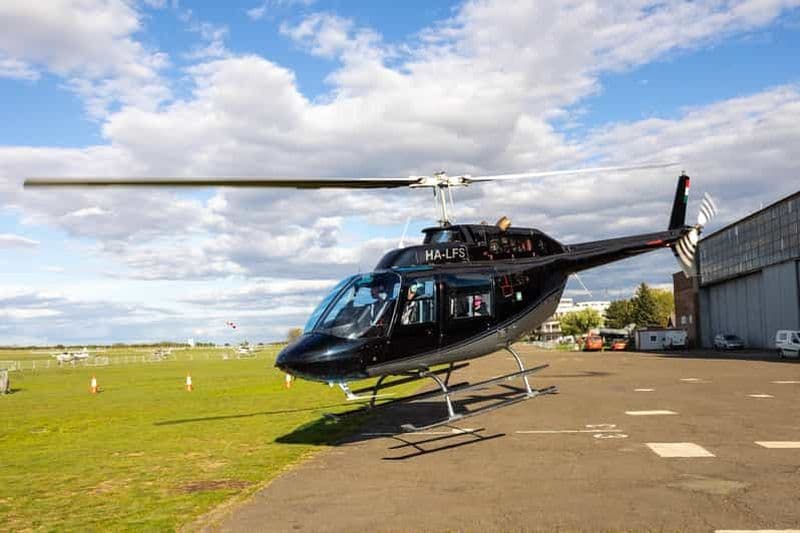 Budapest : vol en hélicoptère privé vers un domaine viticole