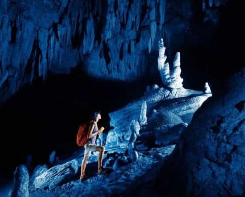 Nadi : descente en rappel, tyrolienne et visite des grottes avec repas