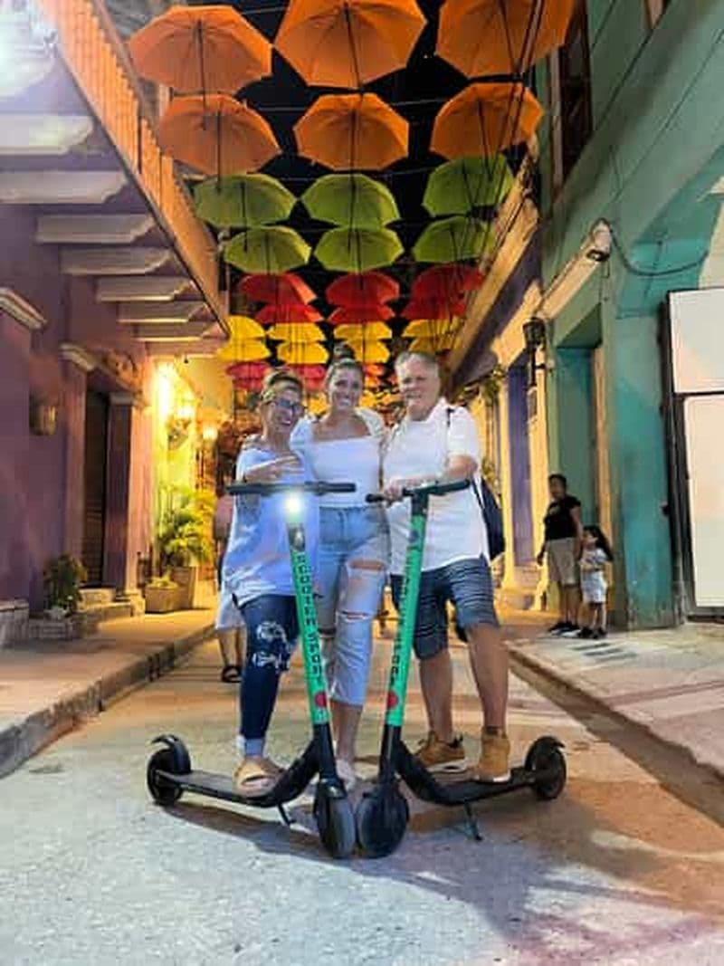 PROMENADE AMUSANTE EN SEGWAY : DÉCOUVREZ LA VILLE FORTIFIÉE ET LE BARRIO GETSEMANI