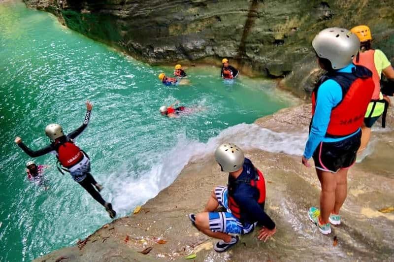 Cebu : Circuit partagé de canyoning et de saut de falaise aux chutes de Kawasan