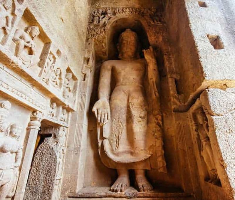 Mumbai : Grottes bouddhistes de Kanheri et temple de la pagode d'or