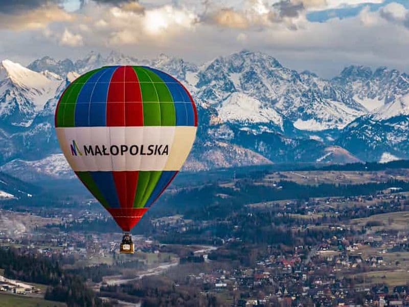 Zakopane : vol en montgolfière au-dessus des Tatras avec champagne