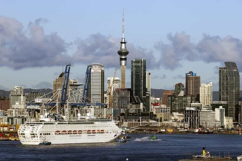 Auckland : transferts de l'hôtel vers/depuis le bateau de croisière en minibus