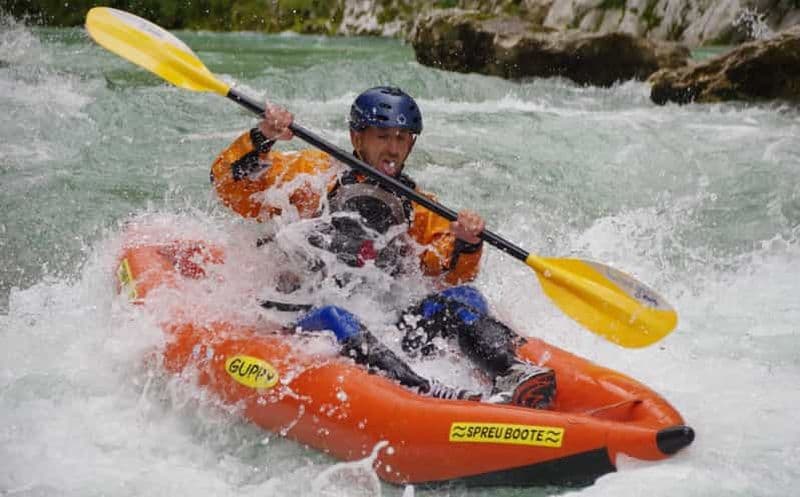 Bovec : Excursion d'une demi-journée en kayak sur la Soča