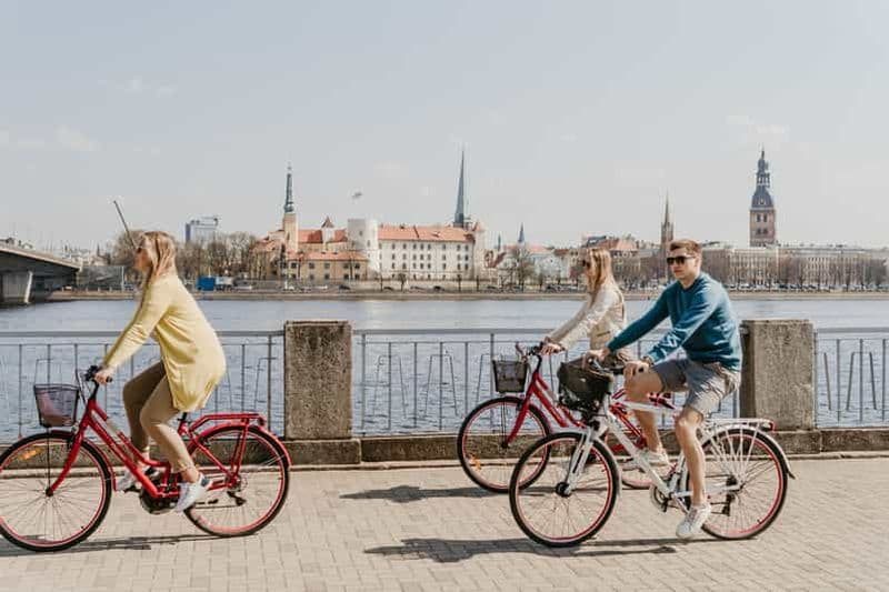 Riga : visite touristique à vélo de l'architecture et des quartiers