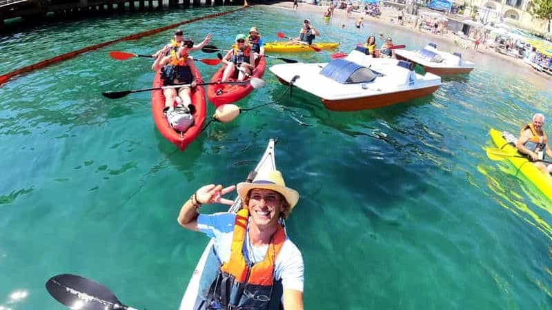 Excursion en kayak sur la côte amalfitaine jusqu'à la grotte de Pandora avec apéritif