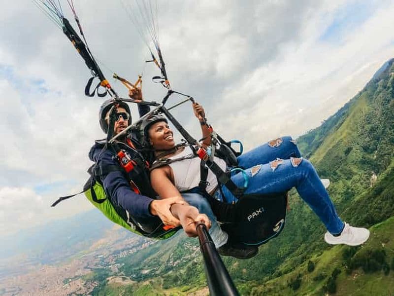Medellín : Parapente dans les Andes colombiennes