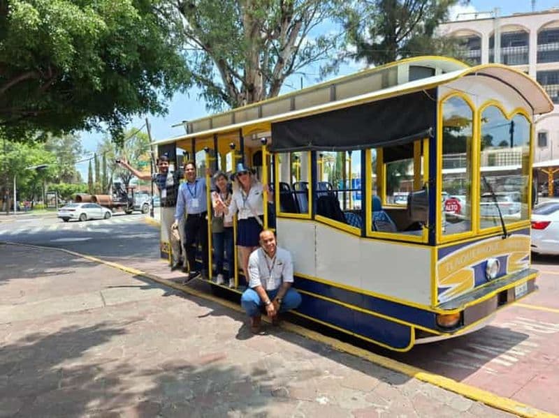 Guadalajara : visite en tramway de Tlaquepaque + peinture sur carreaux et boissons