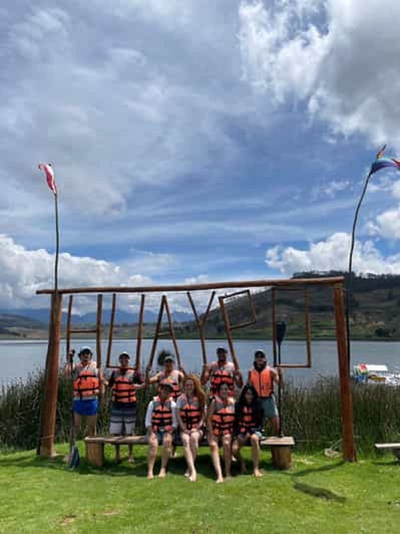 Stand up paddle sur la lagune de Huaypo : aventure dans la Vallée sacrée