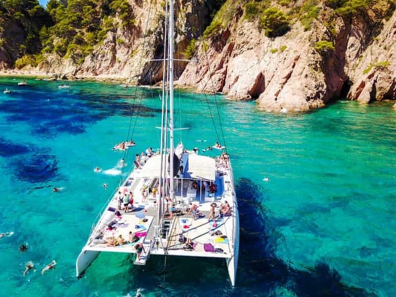 Billet Lloret de Mar : croisière en catamaran avec barbecue et boissons