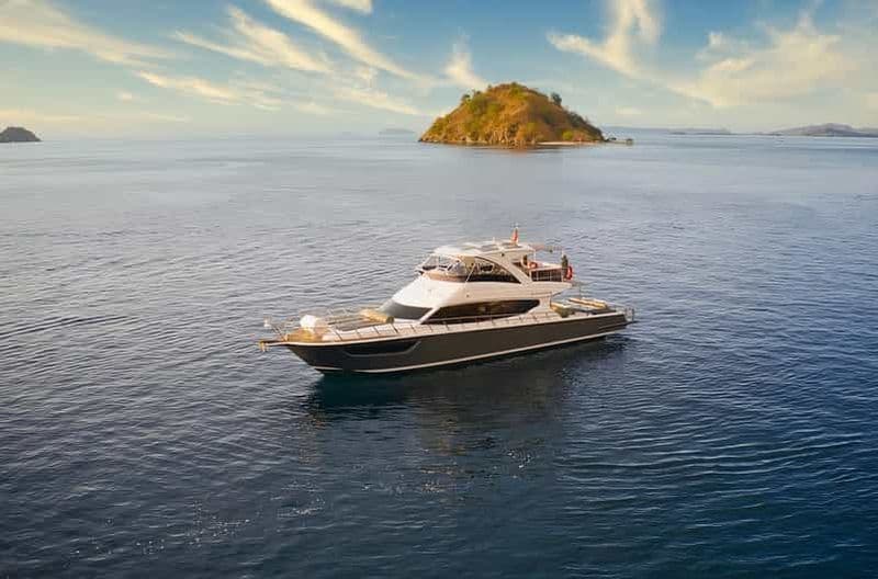 Au départ de Labuan Bajo : Excursion d'une journée sur l'île de Komodo avec plongée en apnée