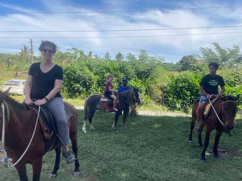 Visite d'une journée du village de Nalesutale, avec bain de boue et source chaude
