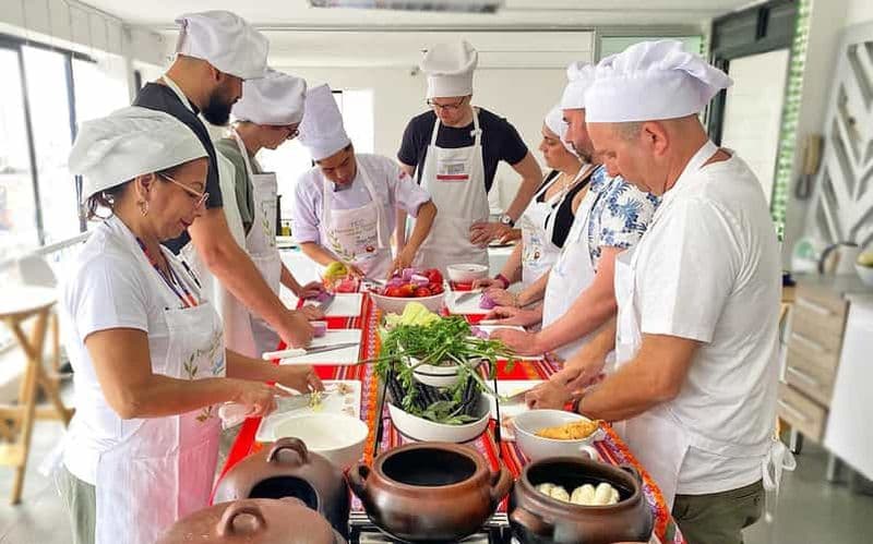 Lima : cours de cuisine péruvienne, visite du marché et fruits exotiques