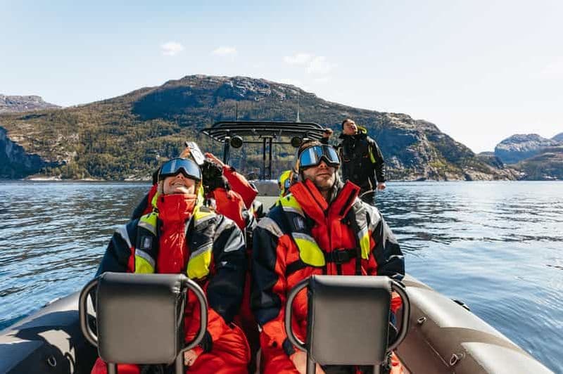 Billet Depuis Stavanger : safari en bateau semi-rigide au Lysefjord et au Preikestolen