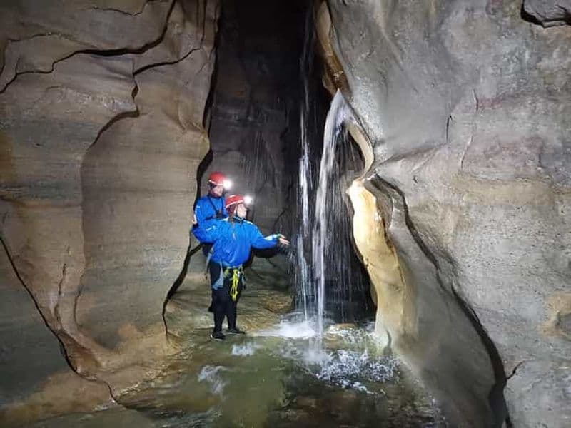 Lyttelton : Excursion à terre, spéléologie et rochers de Castle Hill