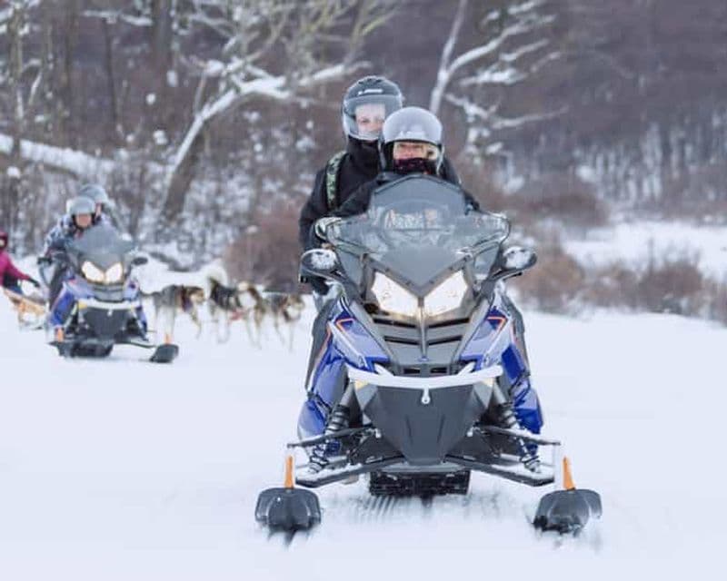 Ushuaia : expérience antarctique avec balade en motoneige et transfert