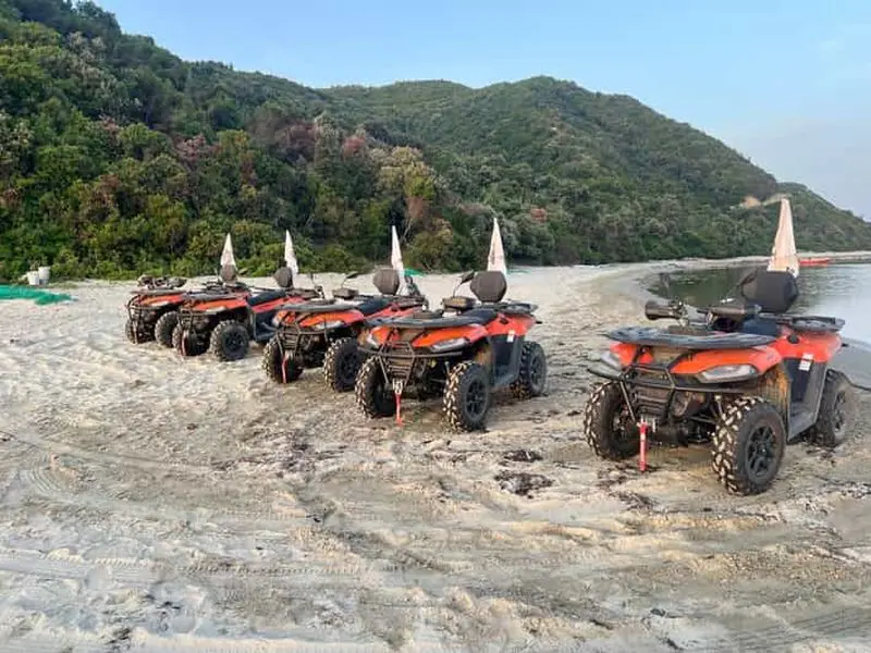 Tirana, Durrës-Cap Rodon : tour en quad avec casque