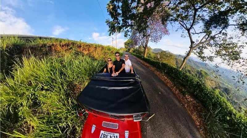 Circuit en Jeep Willys dans la Cordillera avec visite d'une plantation de café
