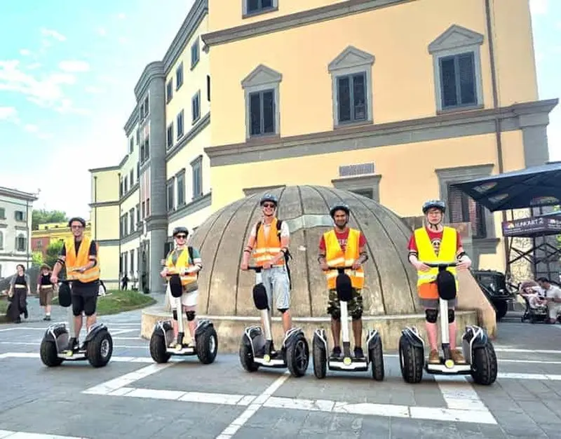 Billet Tirana en Segway : histoire et culture avec un guide de la région