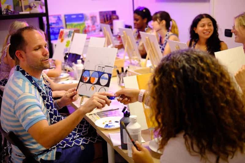 Rome : Cours de peinture avec vin à volonté