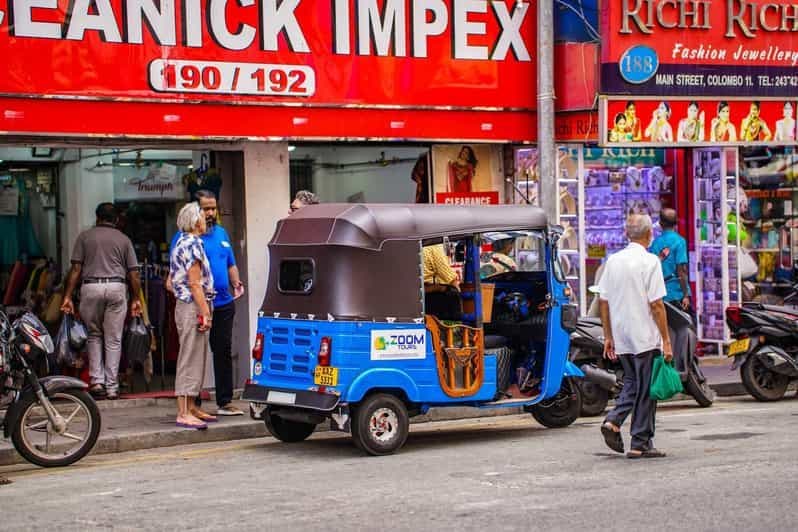 Billet Colombo : visite citadine privée en tuk-tuk avec guide et tous les billets inclus