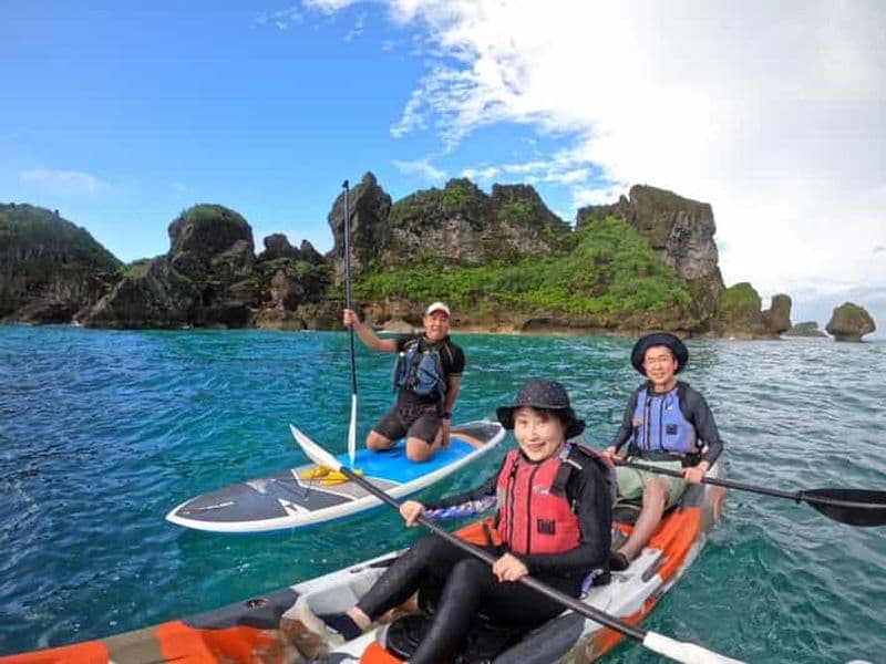 Okinawa : excursion en kayak ou en SUP vers l'île de Hamahiga