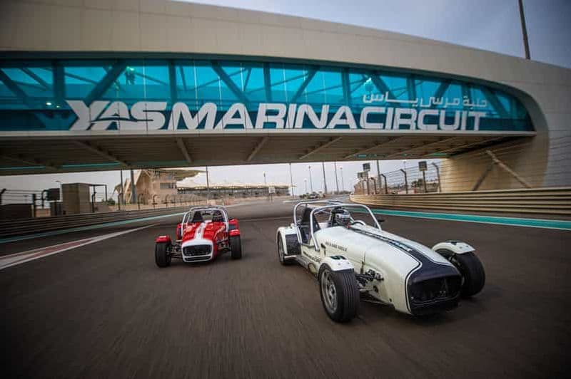 Abu Dhabi : circuit Yas Marina Caterham Passager