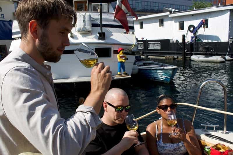 Billet Copenhague : visite privée en bateau avec dégustation de vins